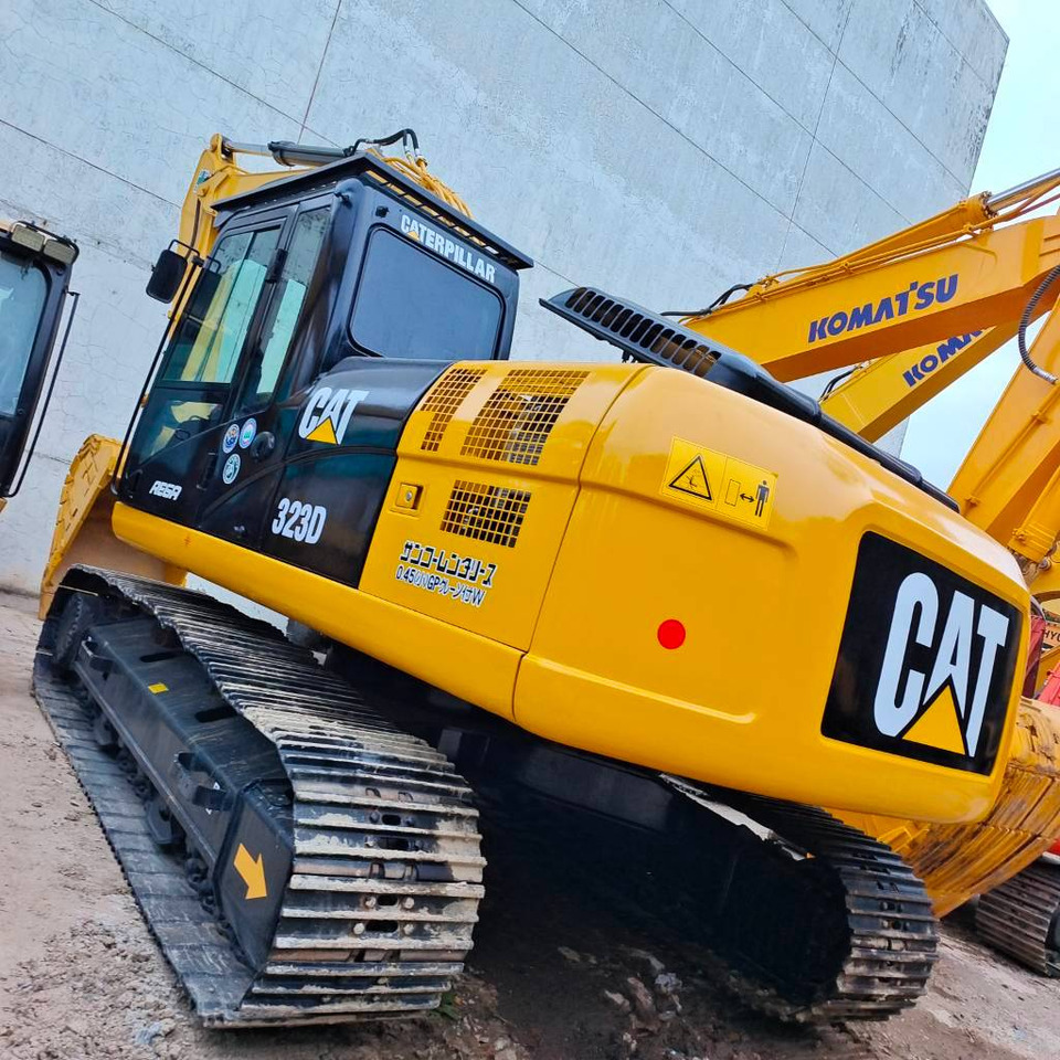 CAT 323 D - Máy xúc bánh xích: hình 3 CAT 323 D - Máy xúc bánh xích: hình 3