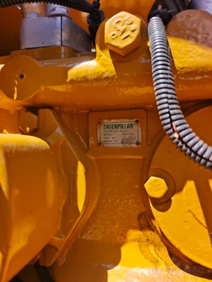 Máy xúc bánh xích CAT 324 D: hình 42 Máy xúc bánh xích CAT 324 D: hình 42