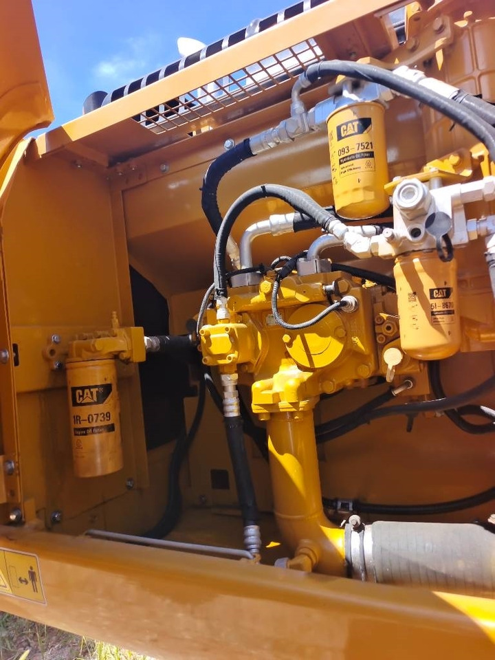 Máy xúc bánh xích CAT 324 D: hình 40 Máy xúc bánh xích CAT 324 D: hình 40