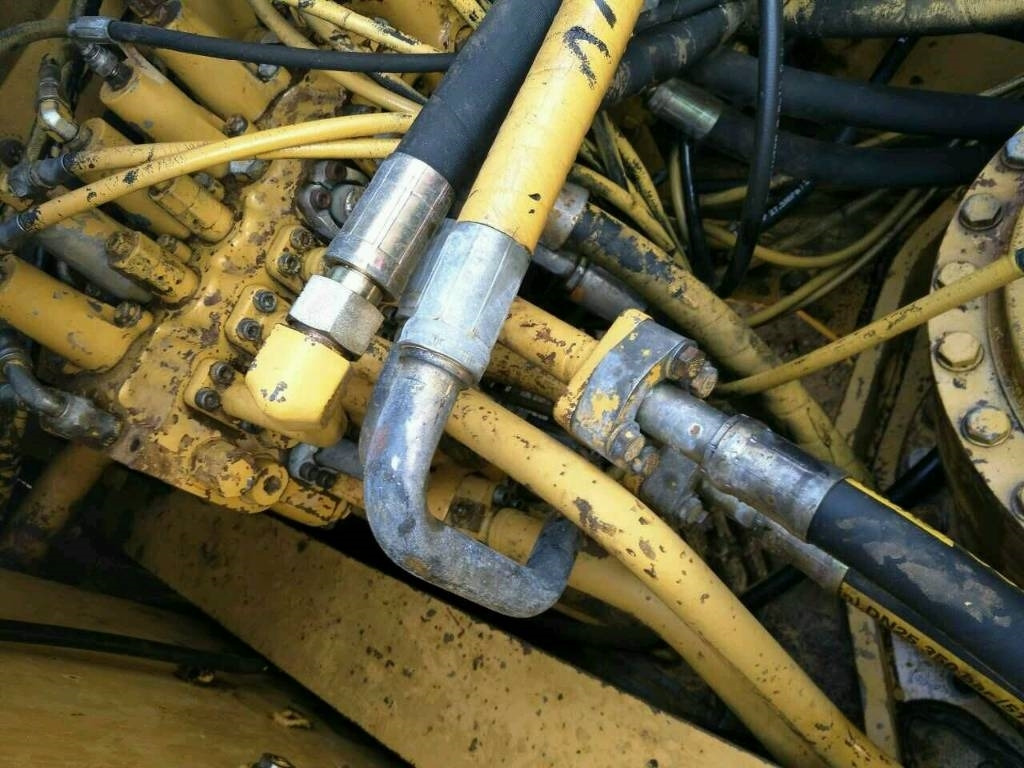 CAT 330 CL - Máy xúc bánh xích: hình 5 CAT 330 CL - Máy xúc bánh xích: hình 5