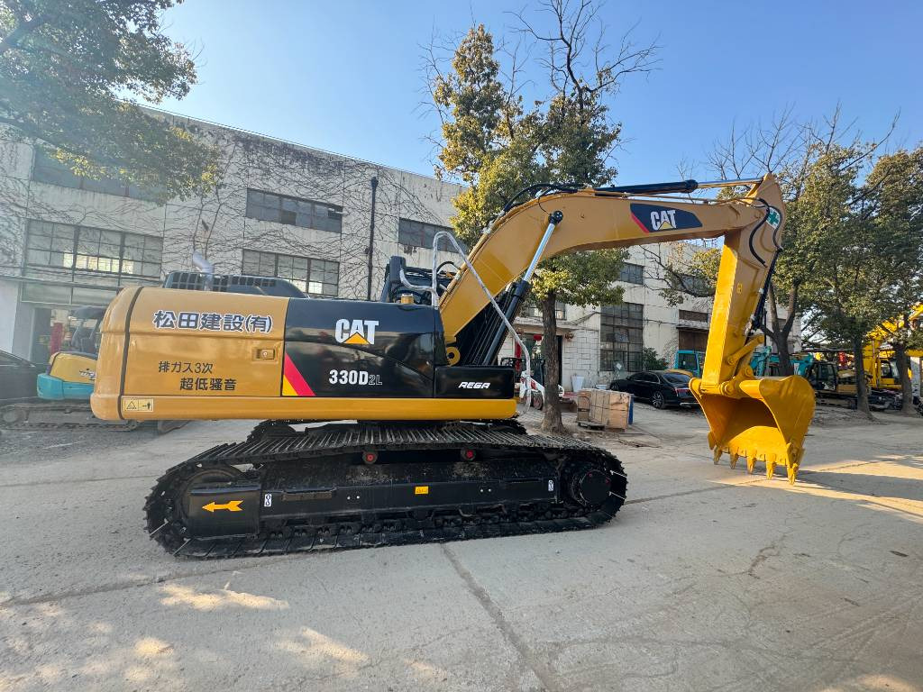 CAT 330 D2 L - Máy xúc bánh xích: hình 1 CAT 330 D2 L - Máy xúc bánh xích: hình 1
