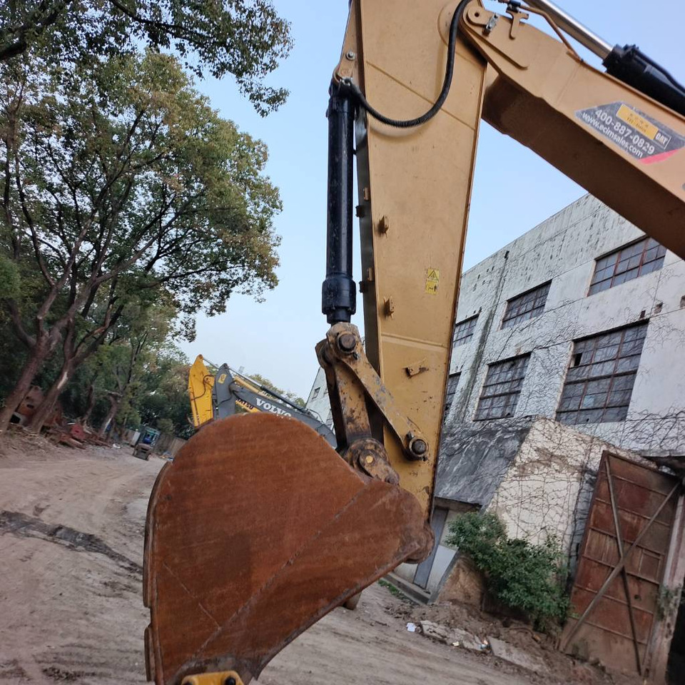 CAT 330GC - Máy xúc bánh xích: hình 2 CAT 330GC - Máy xúc bánh xích: hình 2