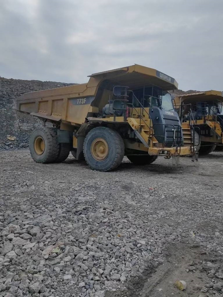 CAT 773 F - Máy xúc bánh xích: hình 3 CAT 773 F - Máy xúc bánh xích: hình 3