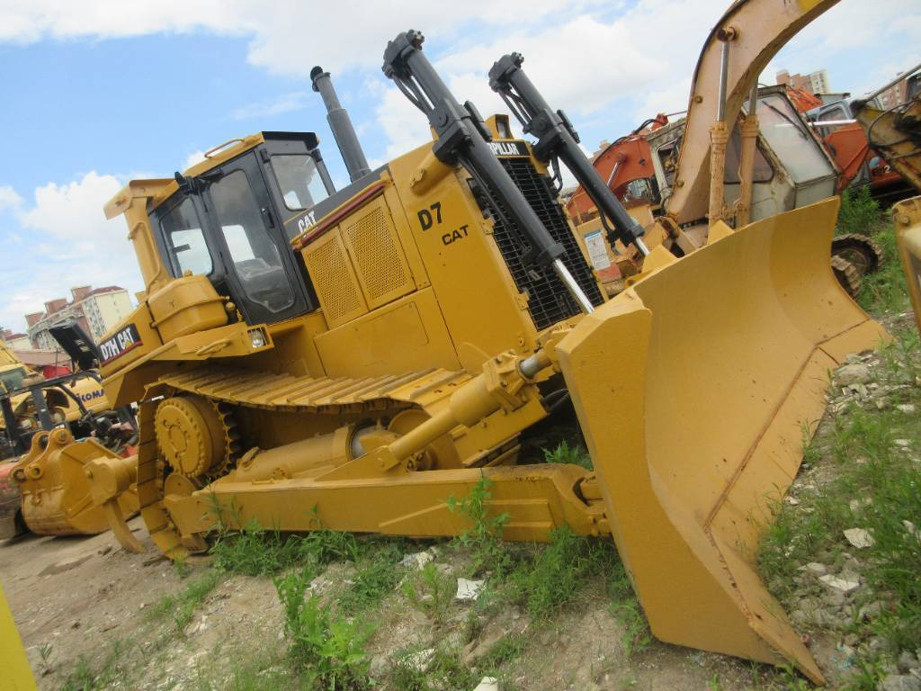 CAT D 7 H - Máy ủi: hình 2 CAT D 7 H - Máy ủi: hình 2