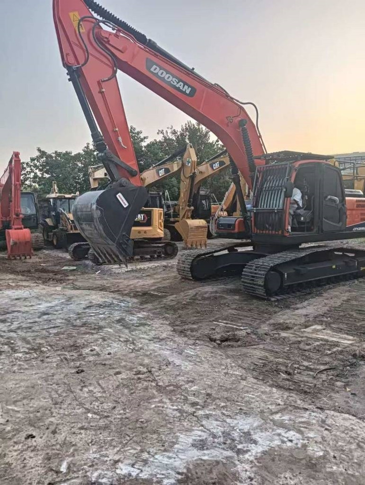 Doosan DX 225 LC-9C - Máy xúc bánh xích: hình 3 Doosan DX 225 LC-9C - Máy xúc bánh xích: hình 3