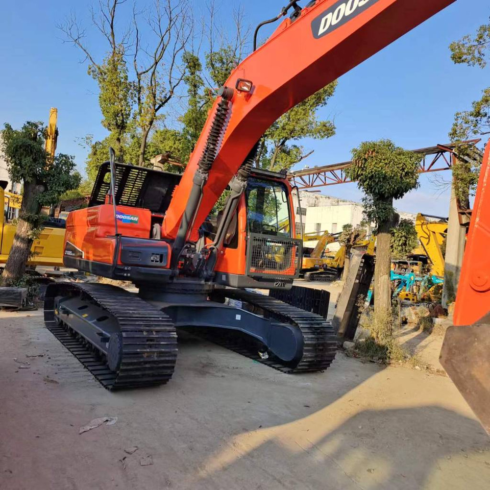 Doosan DX 225 LC - Máy xúc bánh xích: hình 3 Doosan DX 225 LC - Máy xúc bánh xích: hình 3