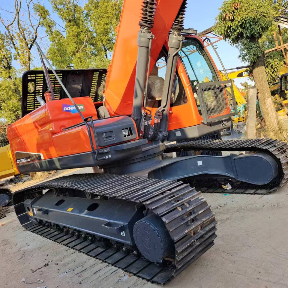 Doosan DX 225 LC - Máy xúc bánh xích: hình 4 Doosan DX 225 LC - Máy xúc bánh xích: hình 4