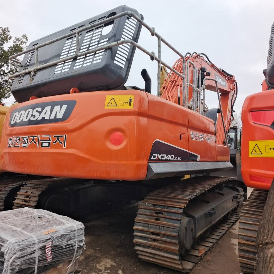 Doosan DX 300 LC - Máy xúc bánh xích: hình 3 Doosan DX 300 LC - Máy xúc bánh xích: hình 3