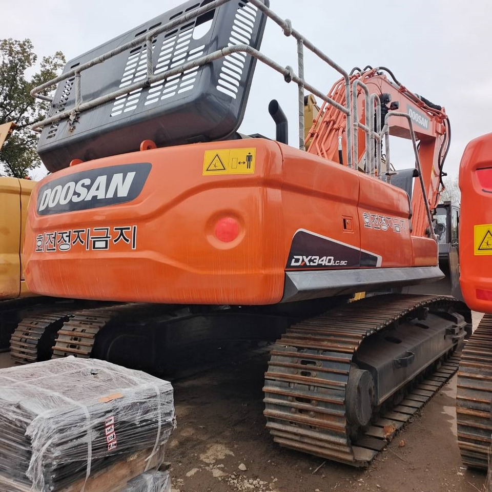 Doosan DX 300 LC - Máy xúc bánh xích: hình 2 Doosan DX 300 LC - Máy xúc bánh xích: hình 2
