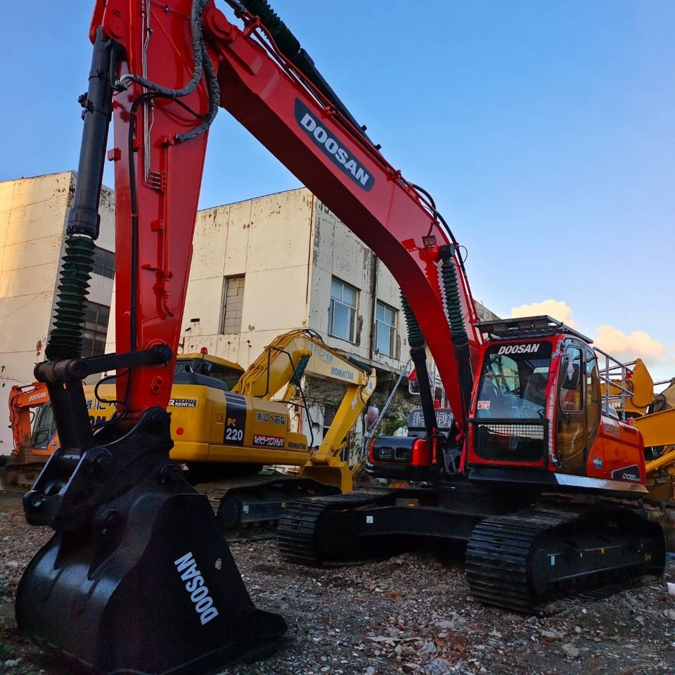 Doosan DX 300 LCA - Máy xúc bánh xích: hình 3 Doosan DX 300 LCA - Máy xúc bánh xích: hình 3