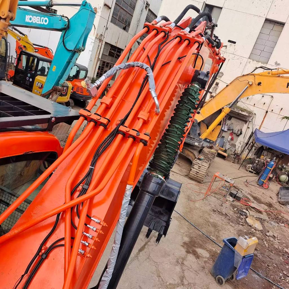 Doosan DX 300 - Máy xúc bánh xích: hình 4 Doosan DX 300 - Máy xúc bánh xích: hình 4