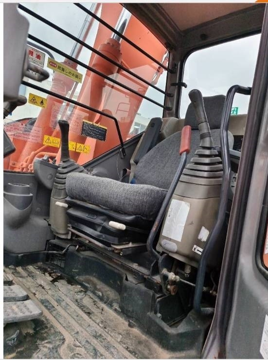 Hitachi ZX 135 US - Máy xúc bánh xích: hình 4 Hitachi ZX 135 US - Máy xúc bánh xích: hình 4