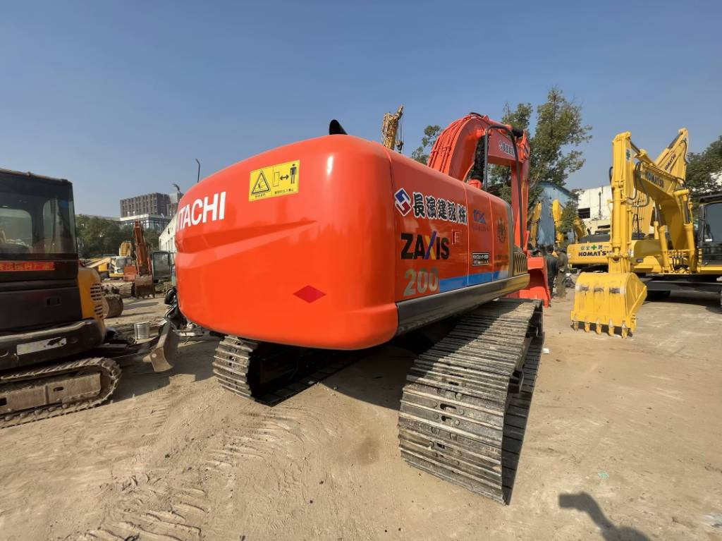 Hitachi ZX 200-3 G - Máy xúc bánh xích: hình 3 Hitachi ZX 200-3 G - Máy xúc bánh xích: hình 3