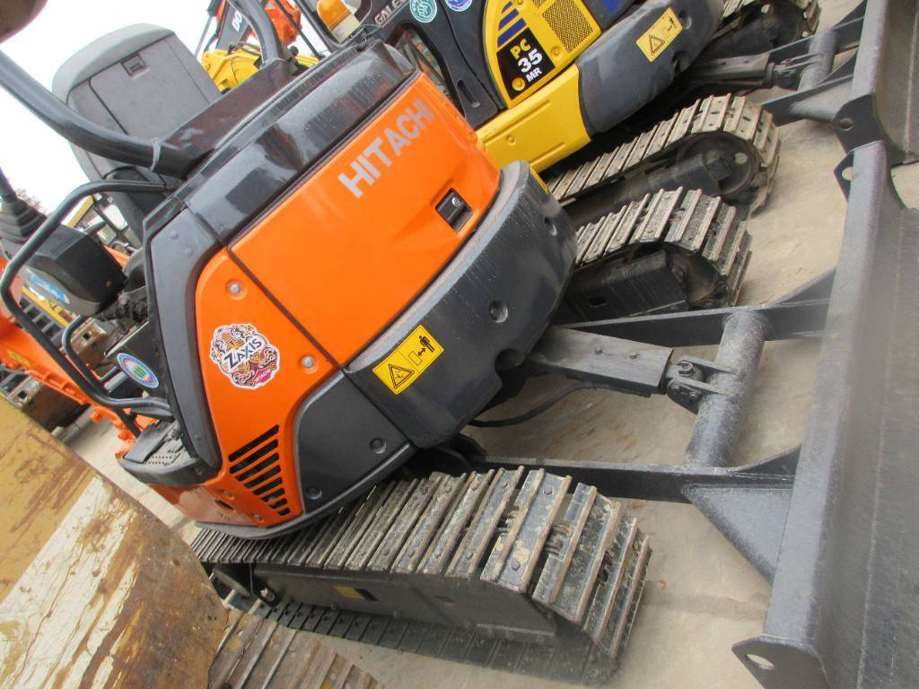Hitachi ZX 30 U - Máy xúc mini: hình 1 Hitachi ZX 30 U - Máy xúc mini: hình 1