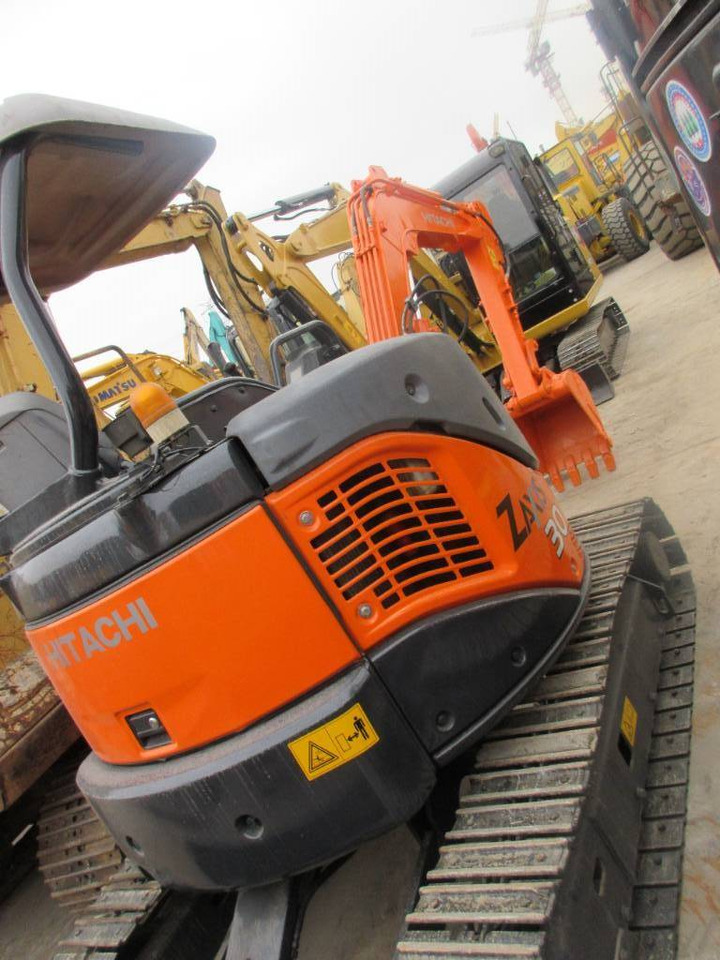 Hitachi ZX 30 U - Máy xúc mini: hình 3 Hitachi ZX 30 U - Máy xúc mini: hình 3