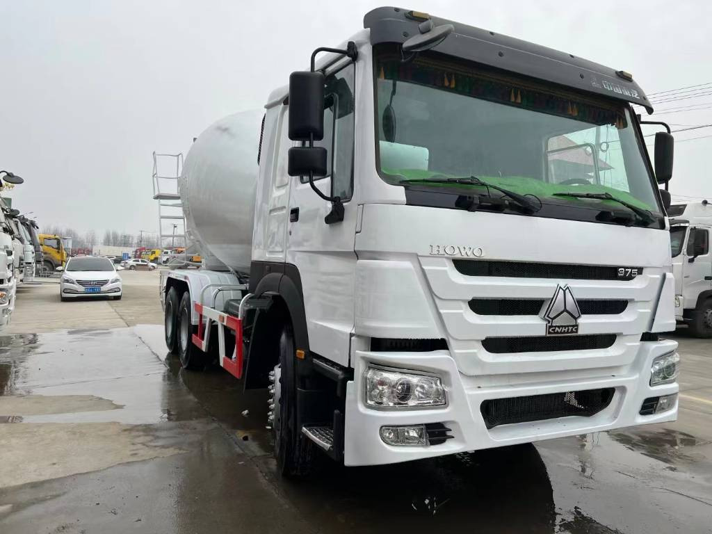 Howo 375 - Xe bồn: hình 2 Howo 375 - Xe bồn: hình 2