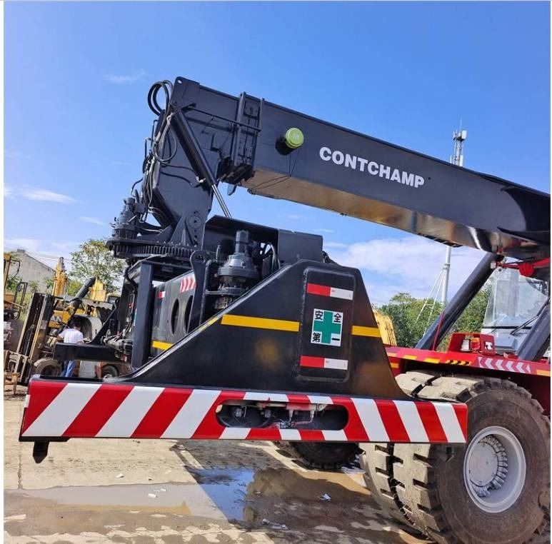 Kalmar DRF 450 - Xe tiếp cận xếp chồng: hình 2 Kalmar DRF 450 - Xe tiếp cận xếp chồng: hình 2