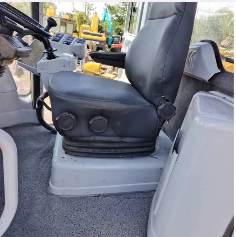 Kalmar DRF 450 - Xe tiếp cận xếp chồng: hình 5 Kalmar DRF 450 - Xe tiếp cận xếp chồng: hình 5