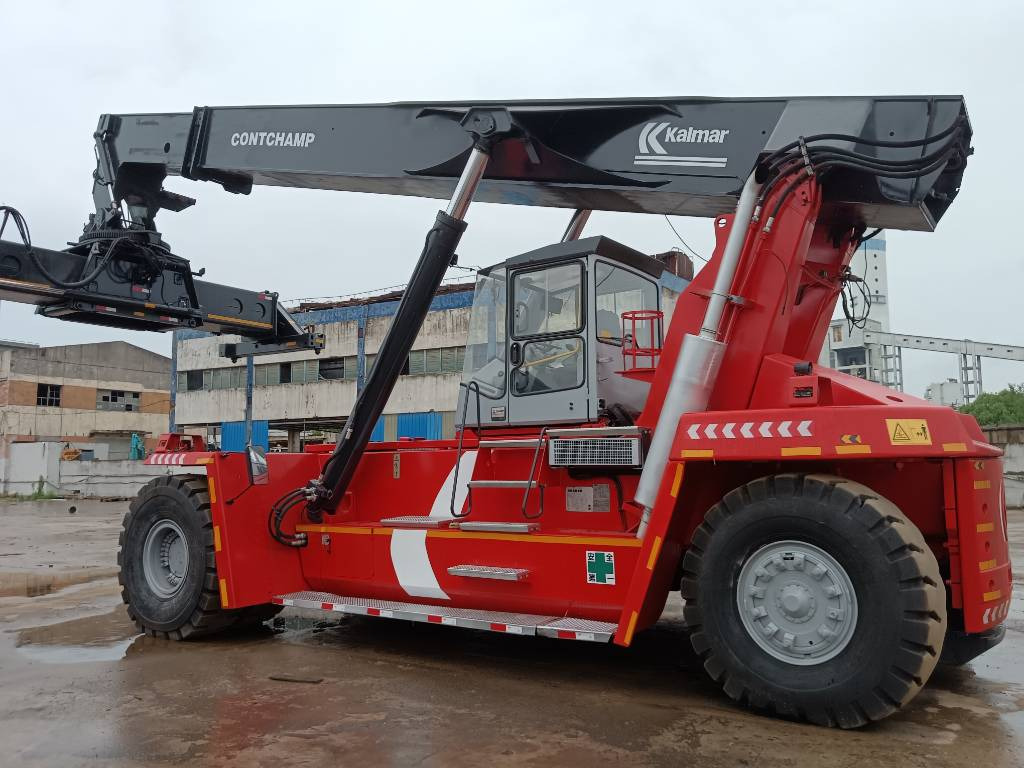 Kalmar DRF 450 - Xe tiếp cận xếp chồng: hình 1 Kalmar DRF 450 - Xe tiếp cận xếp chồng: hình 1