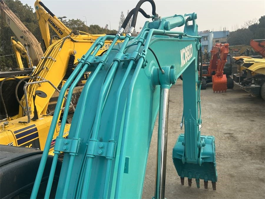 Kobelco SK 140 - Máy xúc bánh xích: hình 2 Kobelco SK 140 - Máy xúc bánh xích: hình 2
