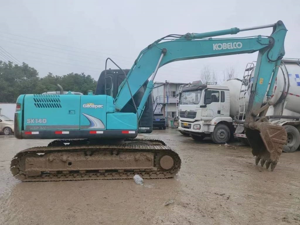 Kobelco SK 140 - Máy xúc bánh xích: hình 2 Kobelco SK 140 - Máy xúc bánh xích: hình 2