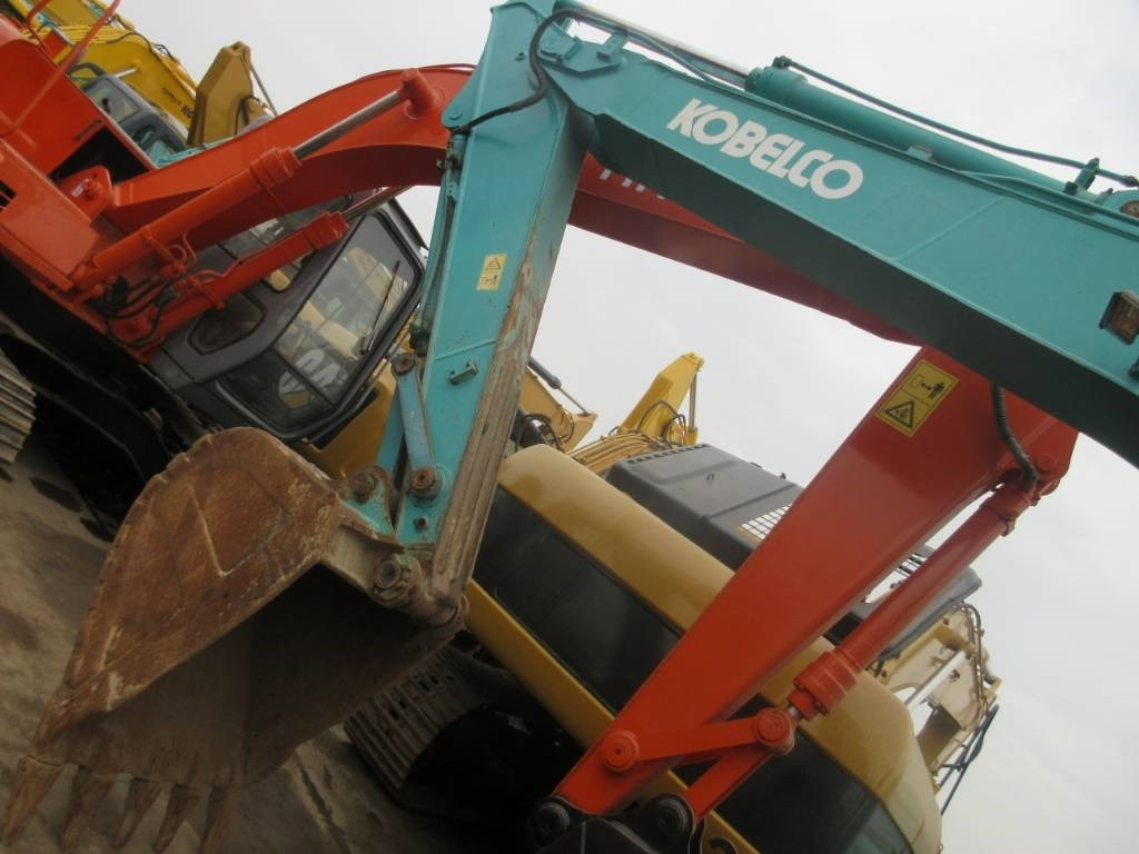 Kobelco SK 140 - Máy xúc bánh xích: hình 5 Kobelco SK 140 - Máy xúc bánh xích: hình 5