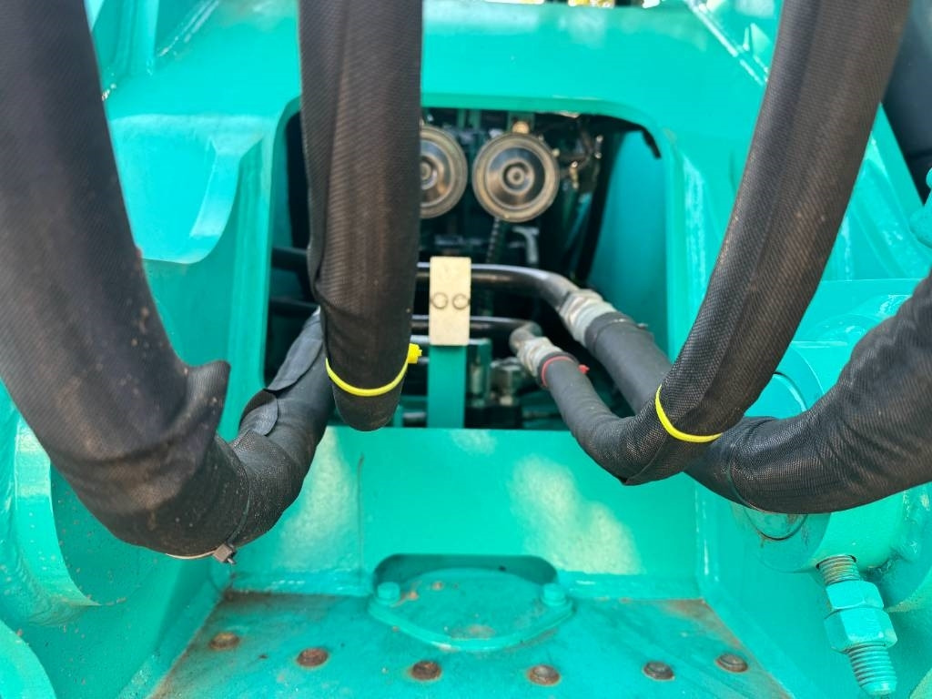 Kobelco SK 200 - Máy xúc bánh xích: hình 4 Kobelco SK 200 - Máy xúc bánh xích: hình 4