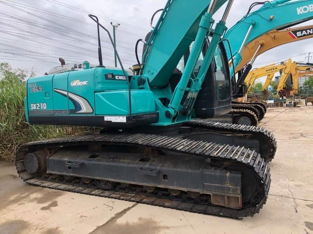 Kobelco SK 210 - Máy xúc bánh xích: hình 2 Kobelco SK 210 - Máy xúc bánh xích: hình 2