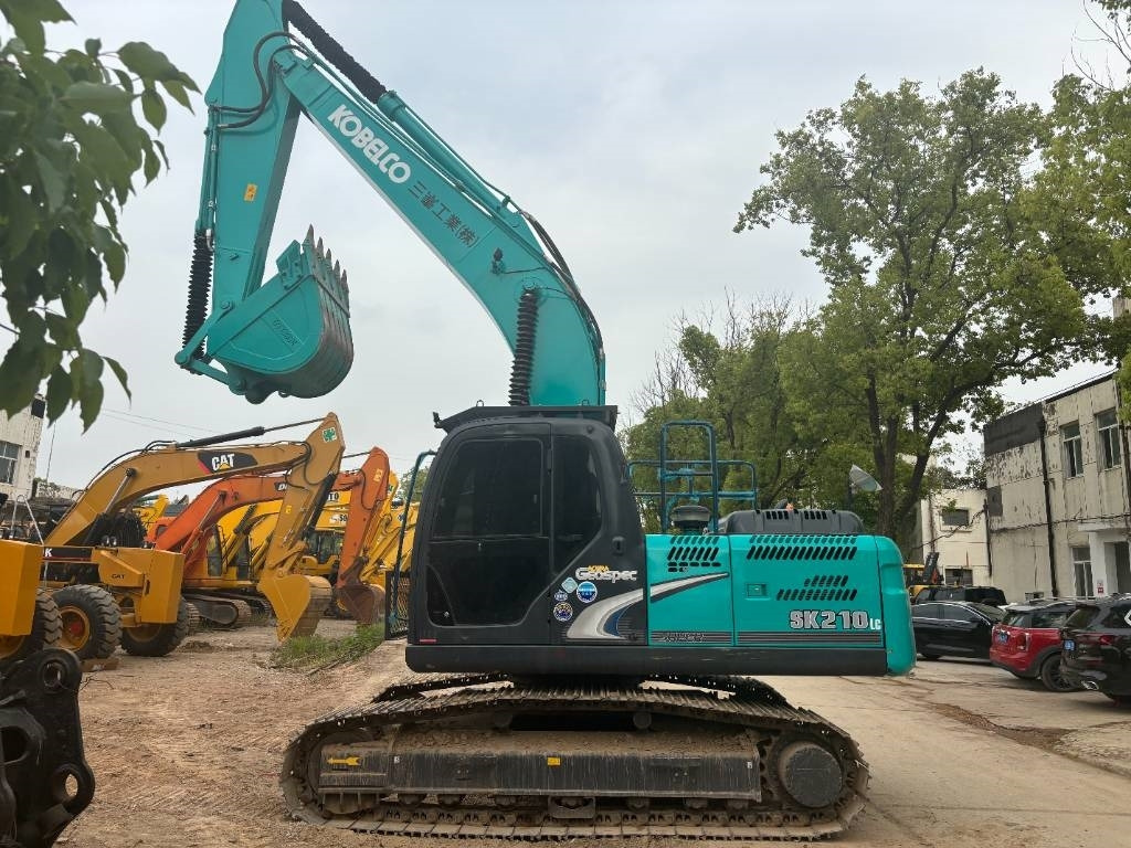 Kobelco SK 210 - Máy xúc bánh xích: hình 2 Kobelco SK 210 - Máy xúc bánh xích: hình 2