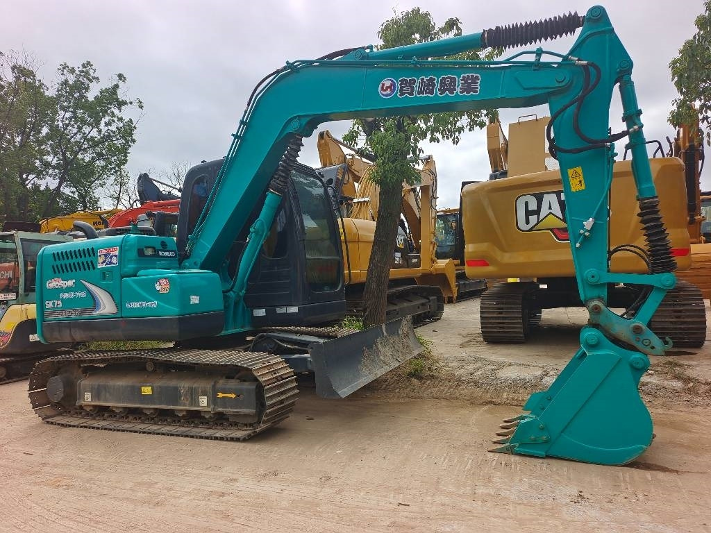 Kobelco SK 75 CSR - Máy xúc bánh xích: hình 3 Kobelco SK 75 CSR - Máy xúc bánh xích: hình 3