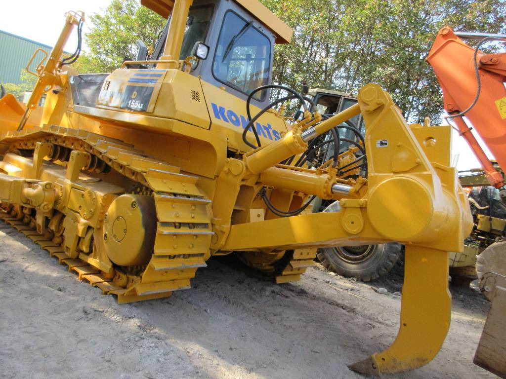 Komatsu D 155A - Máy ủi: hình 4 Komatsu D 155A - Máy ủi: hình 4