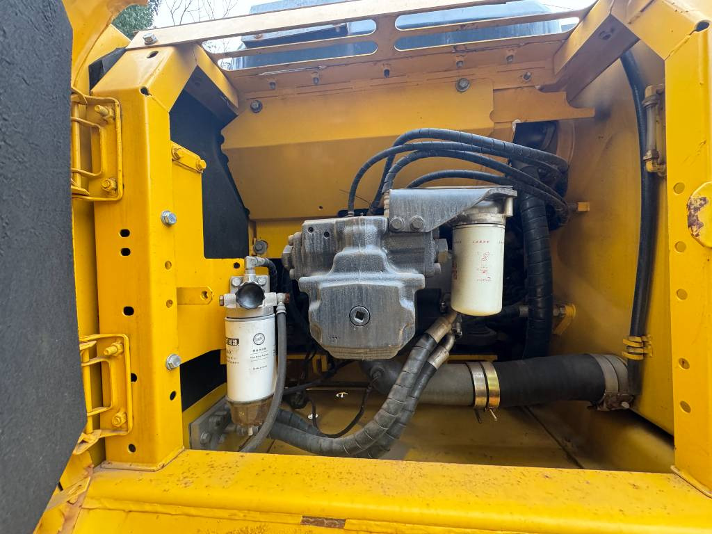 Komatsu Komatsu PC 210 LC-8 - Máy xúc bánh xích: hình 3 Komatsu Komatsu PC 210 LC-8 - Máy xúc bánh xích: hình 3