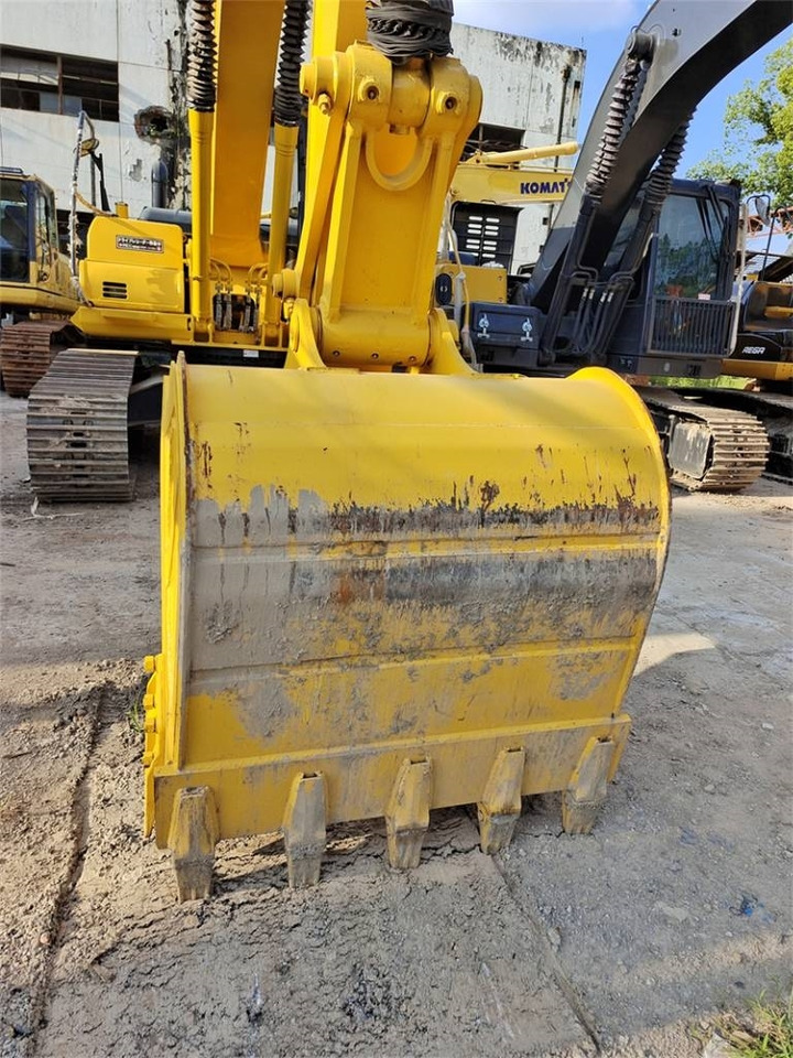 Komatsu PC-200-8 - Máy xúc bánh xích: hình 2 Komatsu PC-200-8 - Máy xúc bánh xích: hình 2