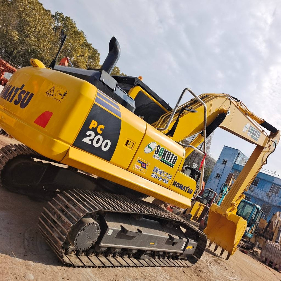 Komatsu PC 200-8 - Máy xúc bánh xích: hình 1 Komatsu PC 200-8 - Máy xúc bánh xích: hình 1
