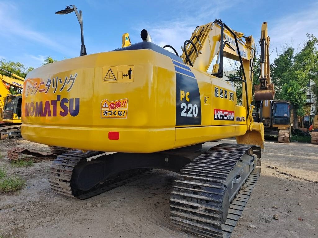 Komatsu PC 200 LC - Máy xúc bánh xích: hình 2 Komatsu PC 200 LC - Máy xúc bánh xích: hình 2
