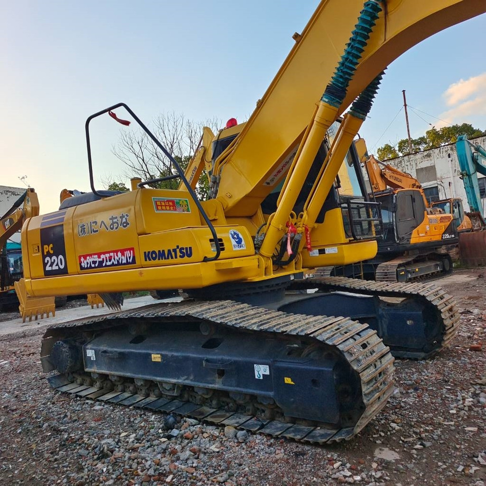 Komatsu PC 220-7 - Máy xúc bánh xích: hình 2 Komatsu PC 220-7 - Máy xúc bánh xích: hình 2