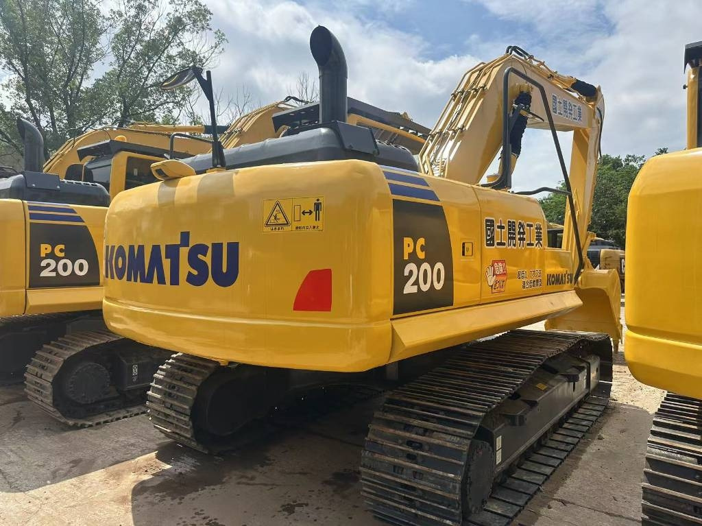 Komatsu PC 220-8 - Máy xúc bánh xích: hình 1 Komatsu PC 220-8 - Máy xúc bánh xích: hình 1