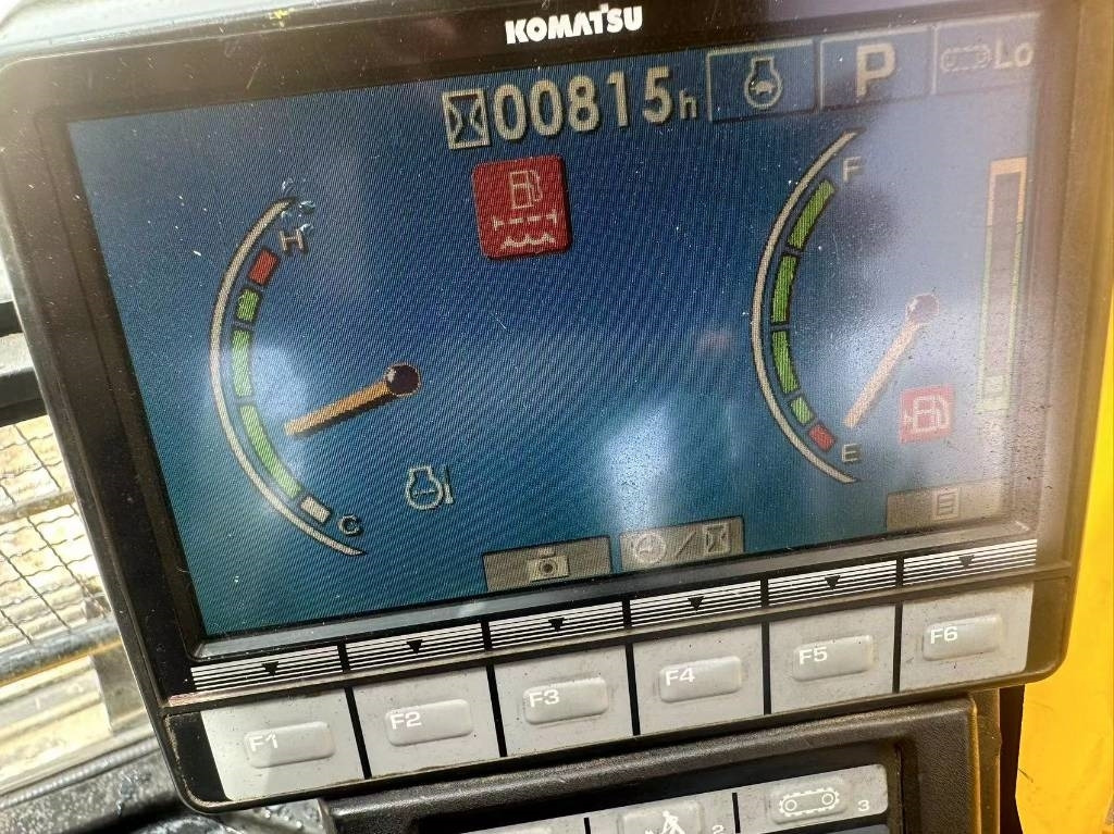 Komatsu PC 220-8 - Máy xúc bánh xích: hình 2 Komatsu PC 220-8 - Máy xúc bánh xích: hình 2