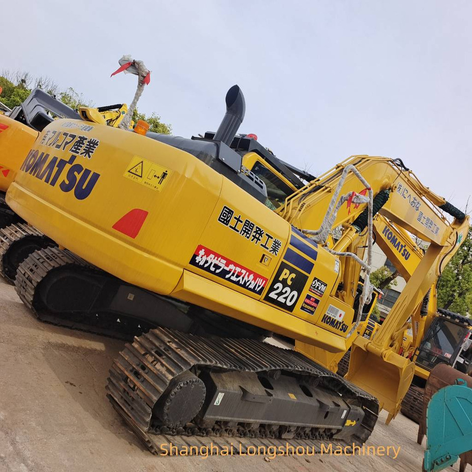 Komatsu PC 220-8 - Máy xúc bánh xích: hình 1 Komatsu PC 220-8 - Máy xúc bánh xích: hình 1