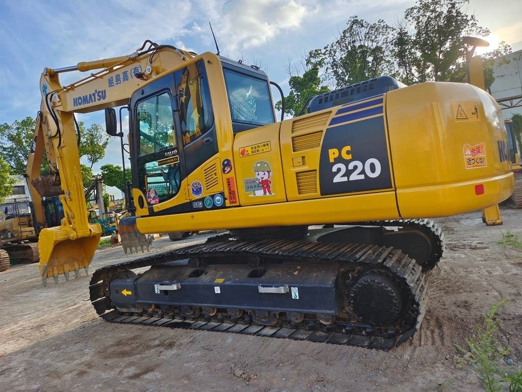 Komatsu PC 220 - Máy xúc bánh xích: hình 4 Komatsu PC 220 - Máy xúc bánh xích: hình 4