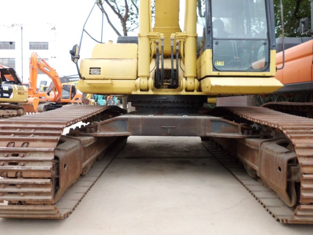 Komatsu PC 450 - Máy xúc bánh xích: hình 3 Komatsu PC 450 - Máy xúc bánh xích: hình 3