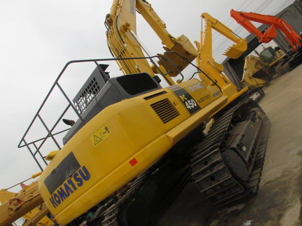 Komatsu PC 450 - Máy xúc bánh xích: hình 4 Komatsu PC 450 - Máy xúc bánh xích: hình 4