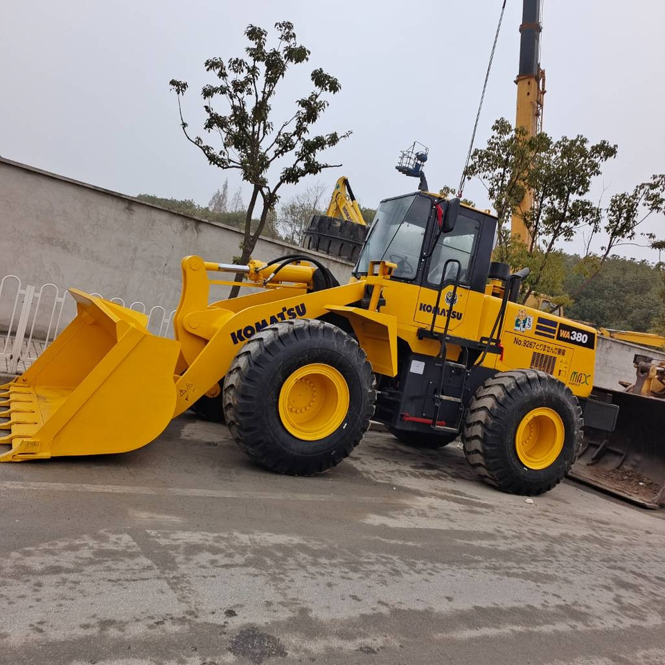 Komatsu WA 380 - Máy xúc lật bánh lốp: hình 1 Komatsu WA 380 - Máy xúc lật bánh lốp: hình 1