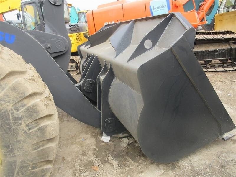 Komatsu WA 380 - Máy xúc lật bánh lốp: hình 2 Komatsu WA 380 - Máy xúc lật bánh lốp: hình 2