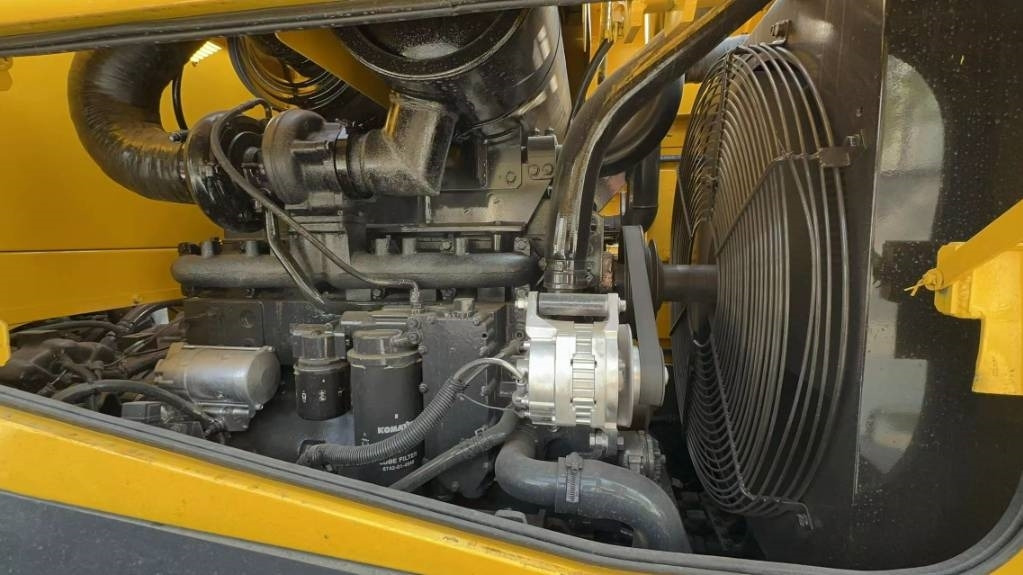 Komatsu WA 380 - Máy xúc lật bánh lốp: hình 2 Komatsu WA 380 - Máy xúc lật bánh lốp: hình 2