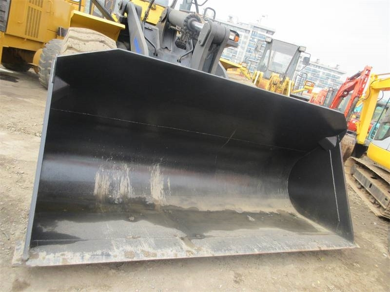 Komatsu WA 380 - Máy xúc lật bánh lốp: hình 5 Komatsu WA 380 - Máy xúc lật bánh lốp: hình 5