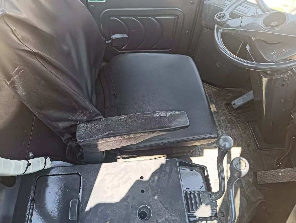 Komatsu WA 470-3 - Máy xúc lật bánh lốp: hình 2 Komatsu WA 470-3 - Máy xúc lật bánh lốp: hình 2