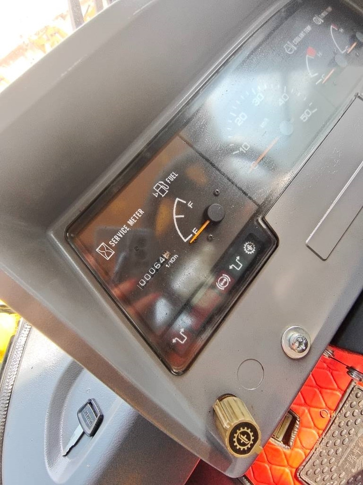 Komatsu WA 470-3 - Máy xúc lật bánh lốp: hình 5 Komatsu WA 470-3 - Máy xúc lật bánh lốp: hình 5