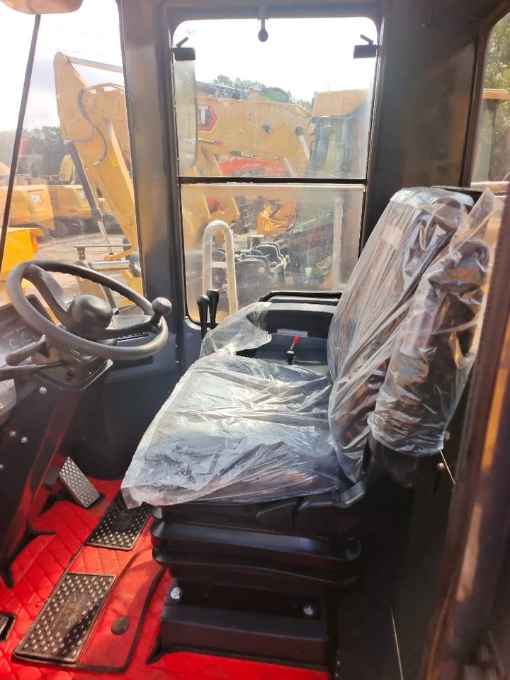 Komatsu WA 470-3 - Máy xúc lật bánh lốp: hình 4 Komatsu WA 470-3 - Máy xúc lật bánh lốp: hình 4