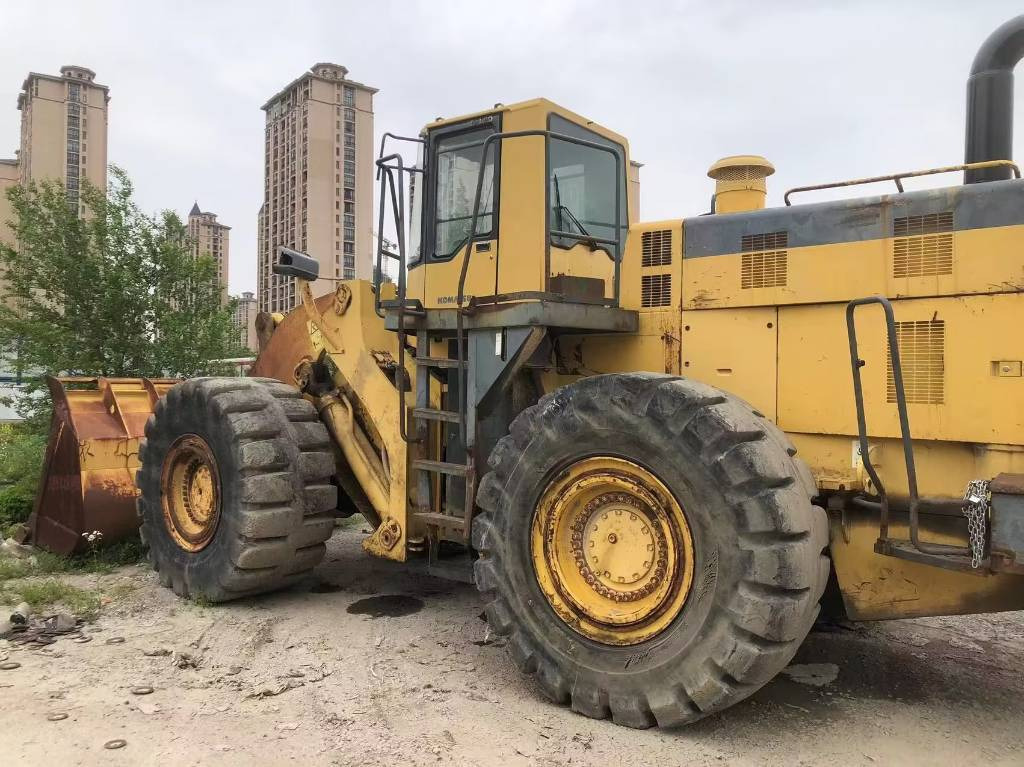 Komatsu WA 600-3 - Máy xúc lật bánh lốp: hình 2 Komatsu WA 600-3 - Máy xúc lật bánh lốp: hình 2